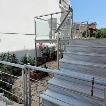 Family Apartment Derveni Luaran gambar